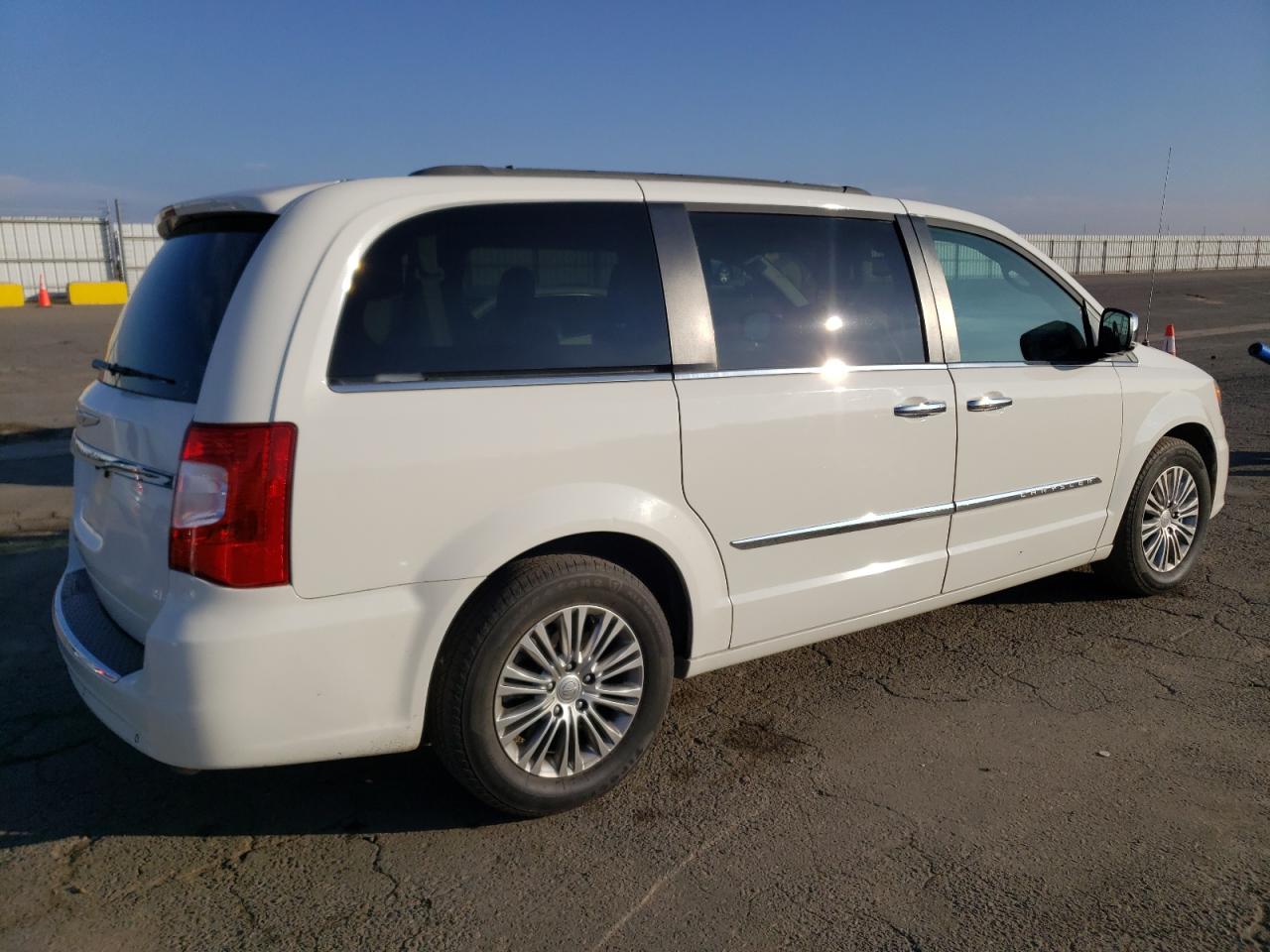 Image 3 of 2013 CHRYSLER TOWN & COUNTRY TOURING L 2013 with VIN 2C4RC1CGXDR535183