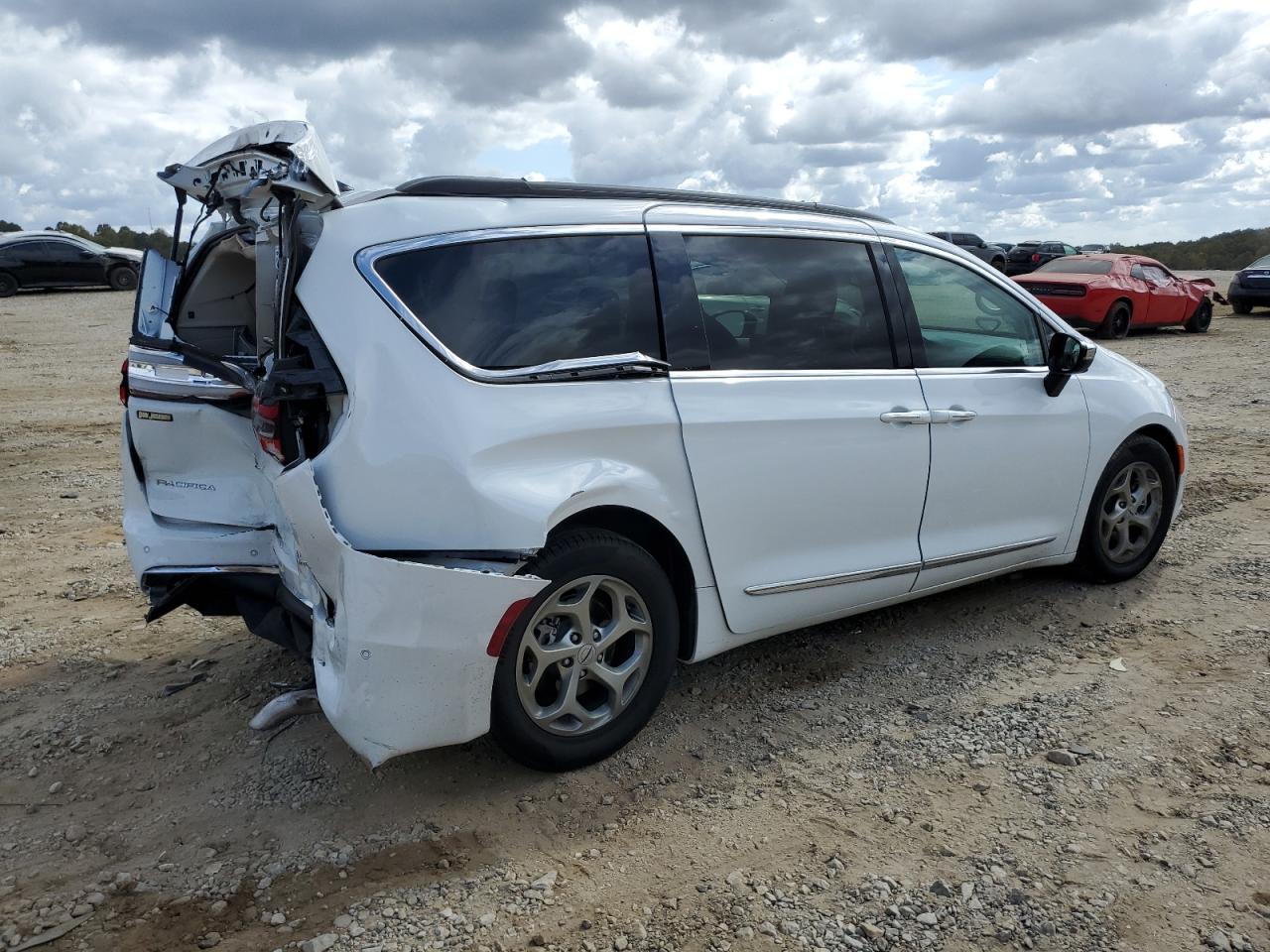 Obraz 3 z 2023 CHRYSLER PACIFICA LIMITED 2023 z VIN 2C4RC1GG1PR502510
