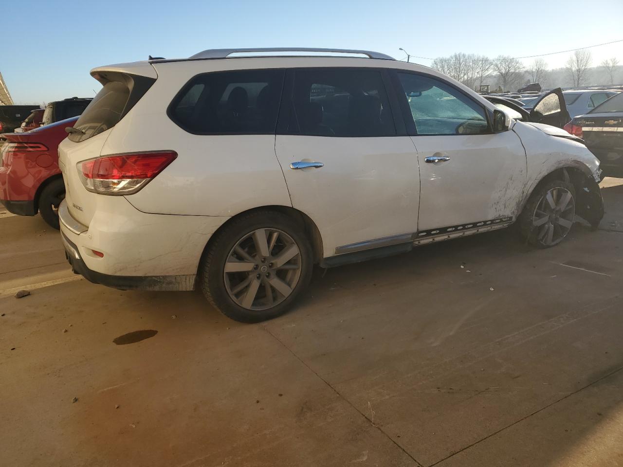 Obraz 3 z 2014 NISSAN PATHFINDER S 2014 z VIN 5N1AR2MN5EC626401
