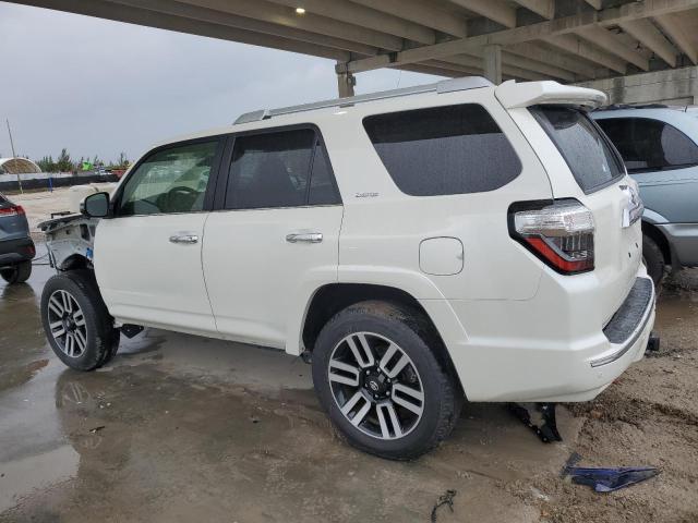 Image 2 of 2018 TOYOTA 4RUNNER SR5 2018 with VIN JTEZU5JR1J5191420