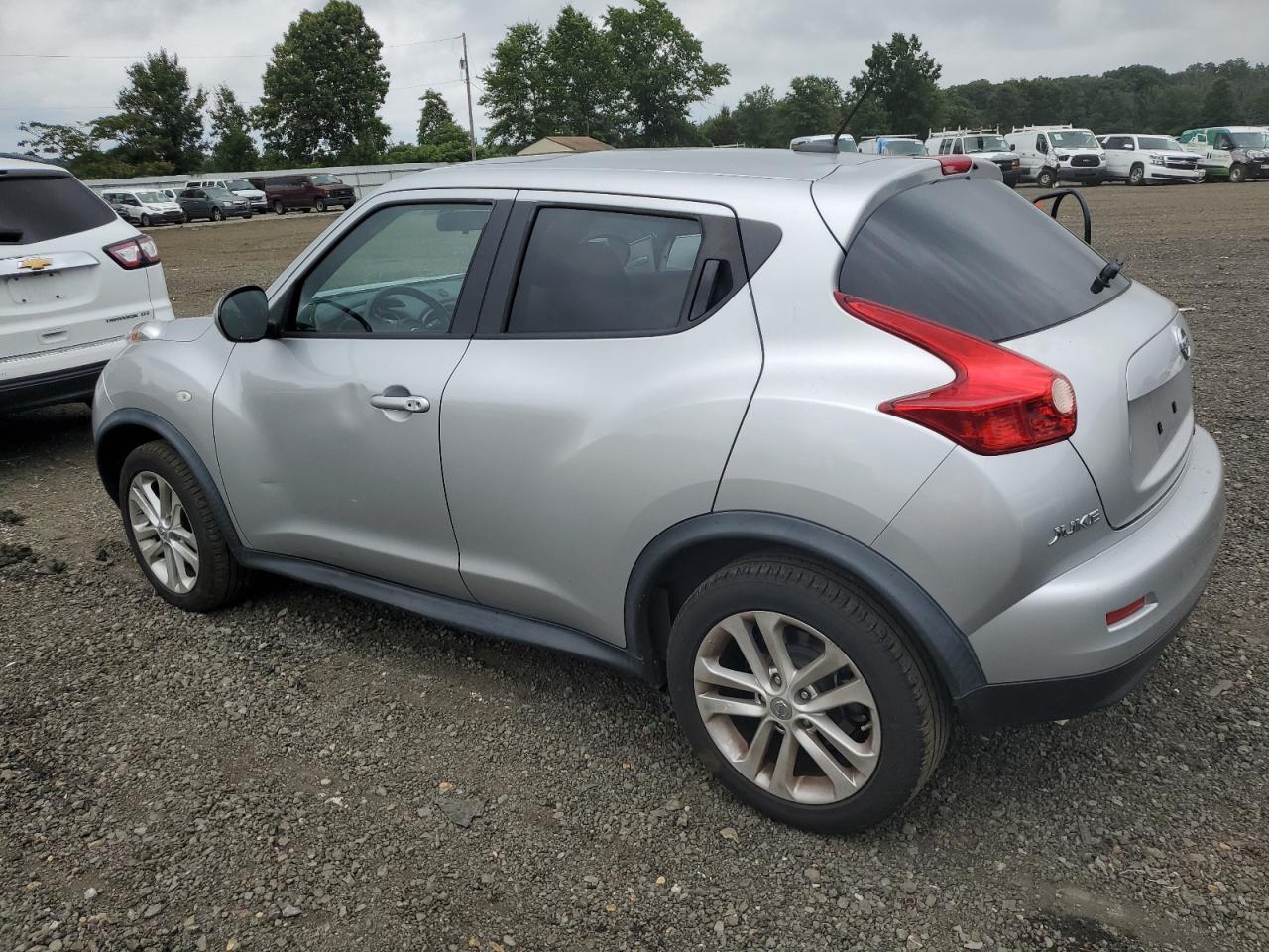 Изображение 2 2013 NISSAN JUKE S 2013 с VIN JN8AF5MV2DT209710