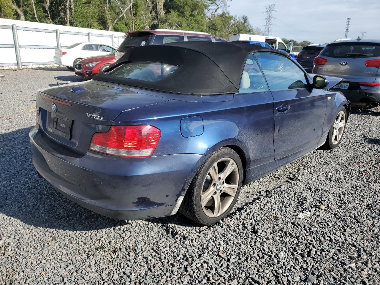 Obraz 3 z 2010 BMW 128 I 2010 z VIN WBAUL7C54AVJ78116