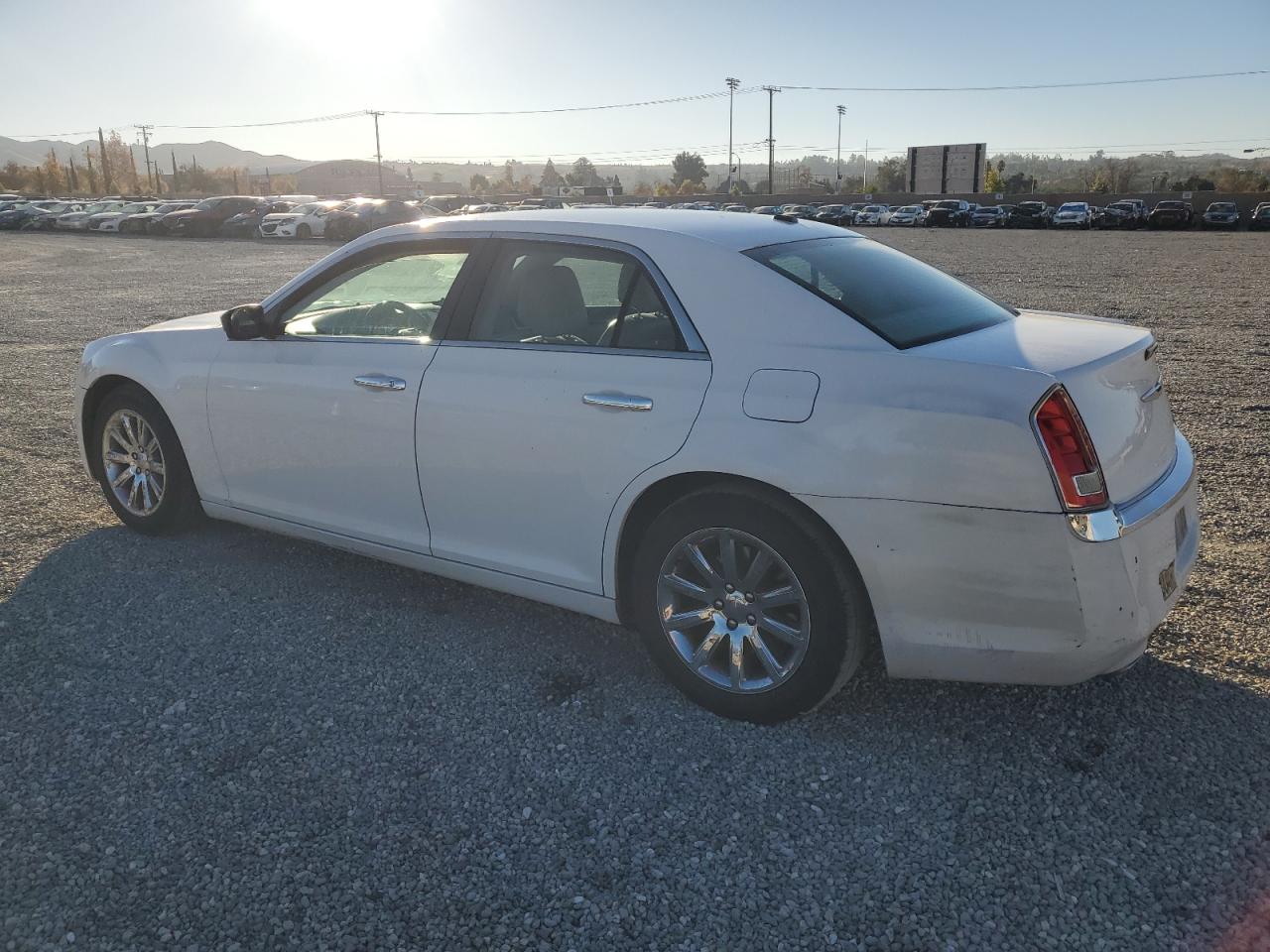 Изображение 2 2012 CHRYSLER 300 LIMITED 2012 с VIN 2C3CCACG3CH273134