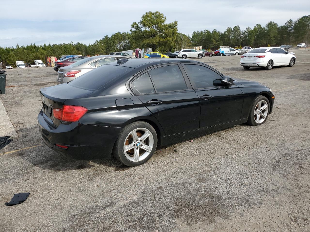 Изображение 3 2015 BMW 320 I 2015 с VIN WBA3B1G53FNT03622