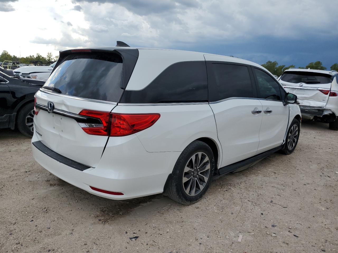 Image 3 of 2022 HONDA ODYSSEY EXL 2022 with VIN 5FNRL6H74NB032672