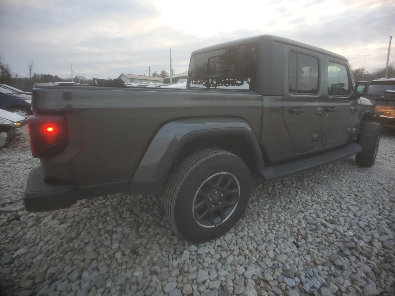 Image 3 of 2021 JEEP GLADIATOR OVERLAND 2021 with VIN 1C6HJTFG3ML611786