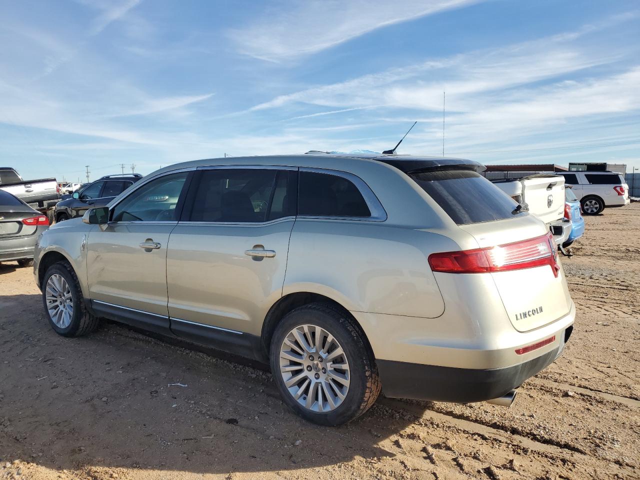Image 2 of 2010 LINCOLN MKT  2010 with VIN 2LMHJ5FR1ABJ19386