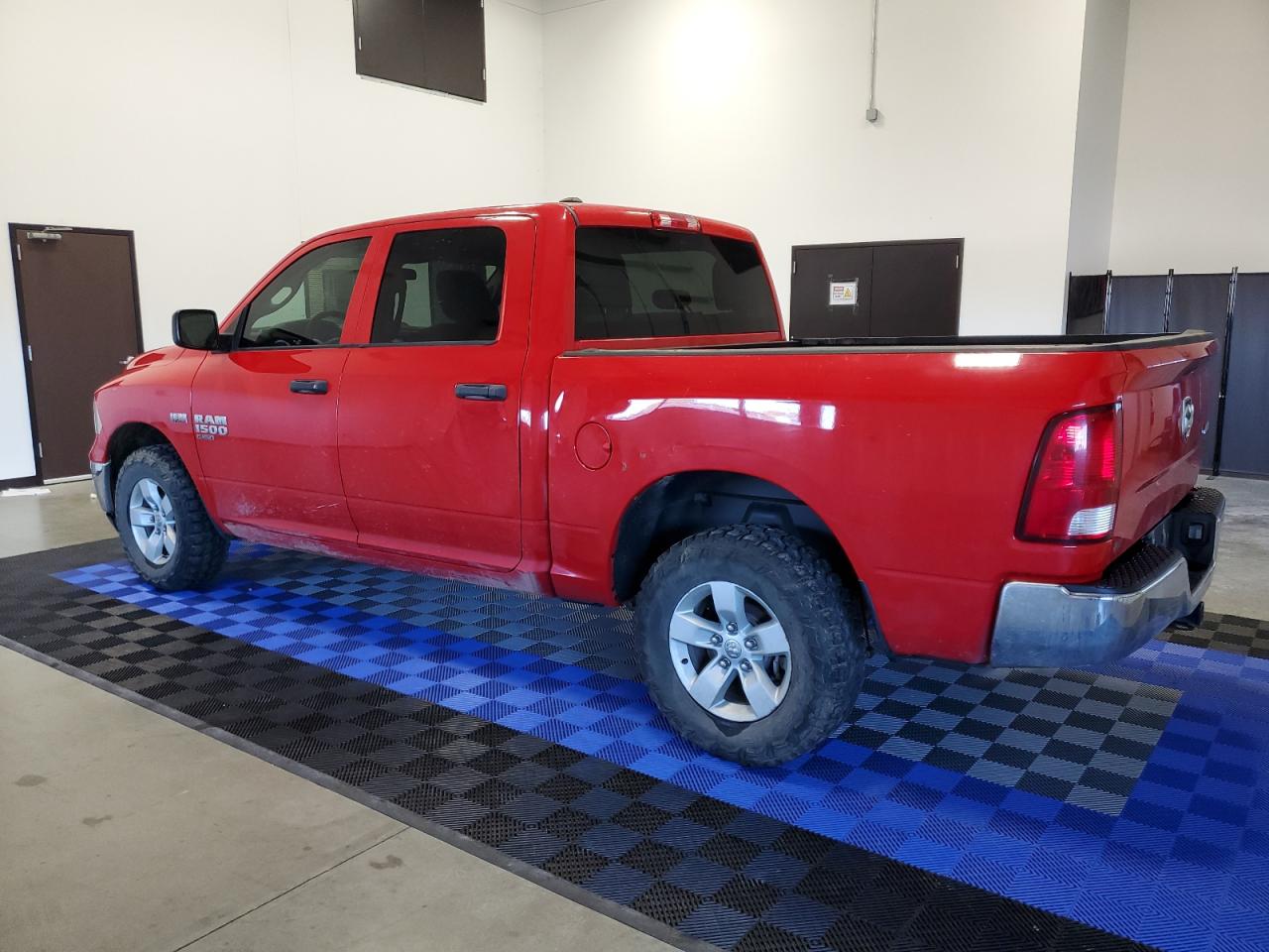 Image 2 of 2019 RAM 1500 CLASSIC TRADESMAN 2019 with VIN 1C6RR7KT5KS626400