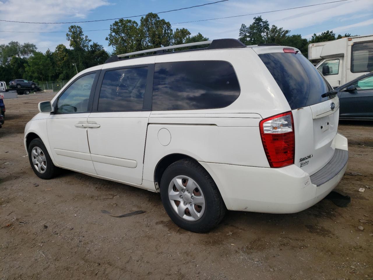 Image 2 of 2006 KIA SEDONA EX 2006 with VIN KNDMB233466060401