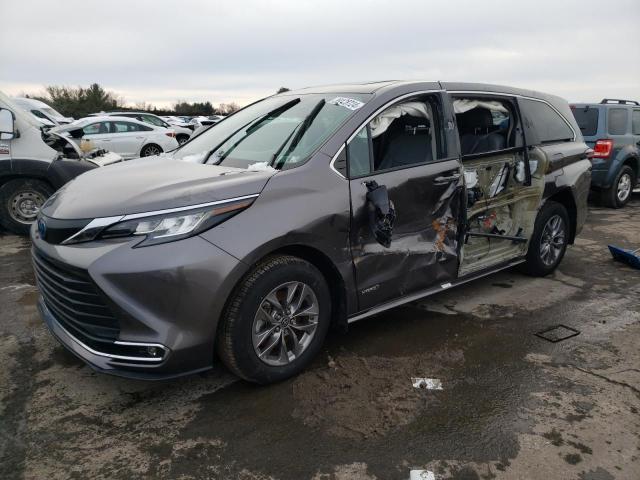 Изображение 2021 TOYOTA SIENNA XLE 2021