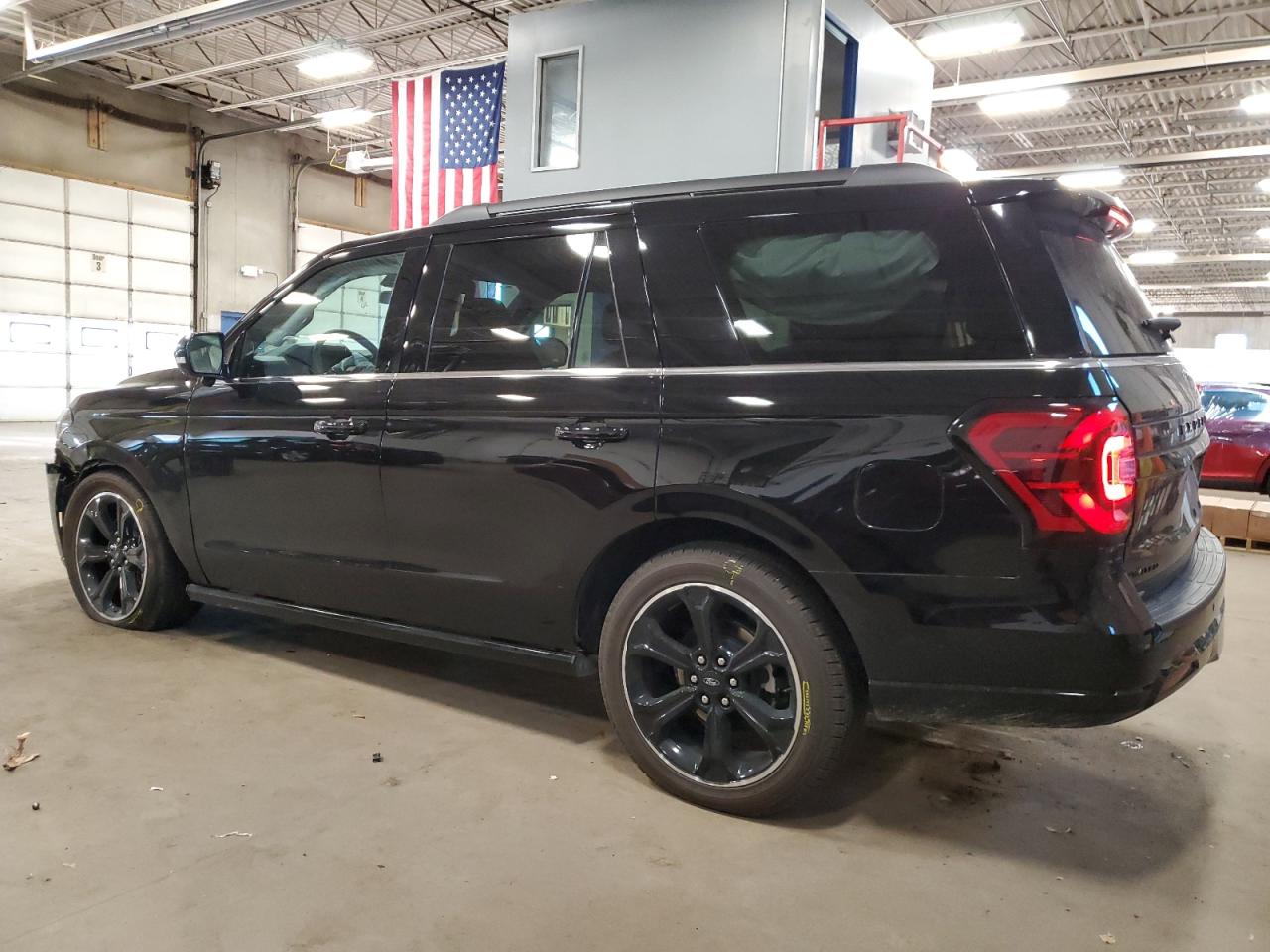 Изображение 2 2023 FORD EXPEDITION LIMITED 2023 с VIN 1FMJU2A87PEA02510