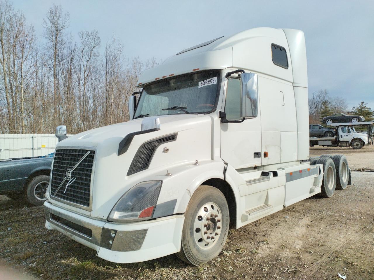 Obraz 2 z 2004 VOLVO VN VNL 2004 z VIN 4V4NC9GHX4N354165