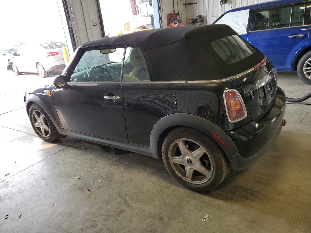 Изображение 2 Mini Cooper 2009 с VIN WMWMR33519TJ94370