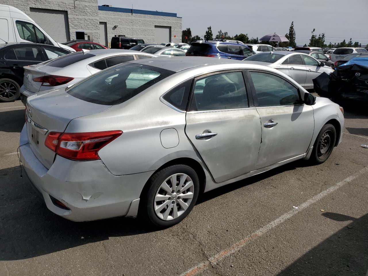 Obraz 3 z 2019 NISSAN SENTRA S 2019 z VIN 3N1AB7AP7KY327638