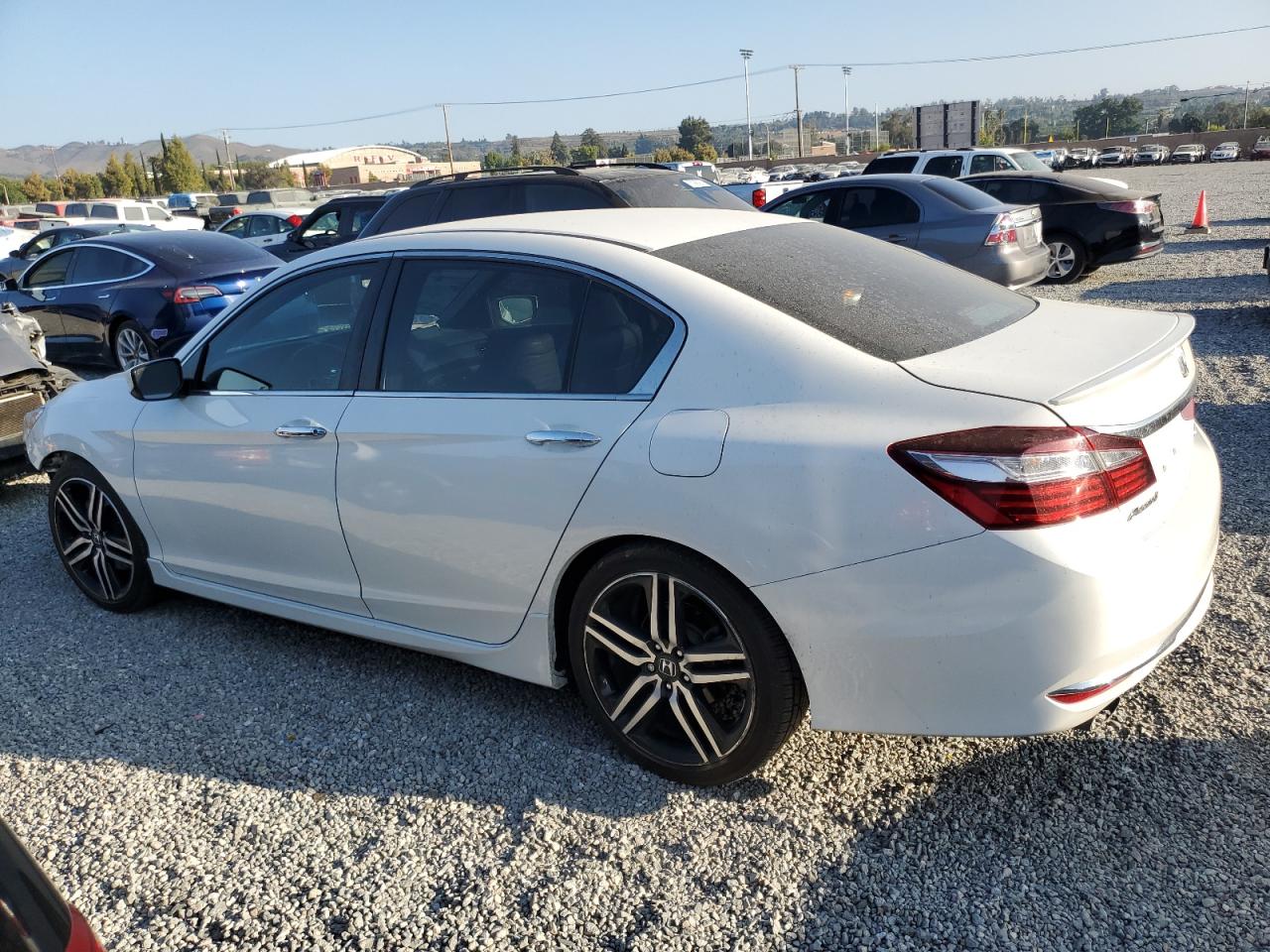 Изображение 2 2017 HONDA ACCORD SPORT SPECIAL EDITION 2017 с VIN 1HGCR2F11HA088482