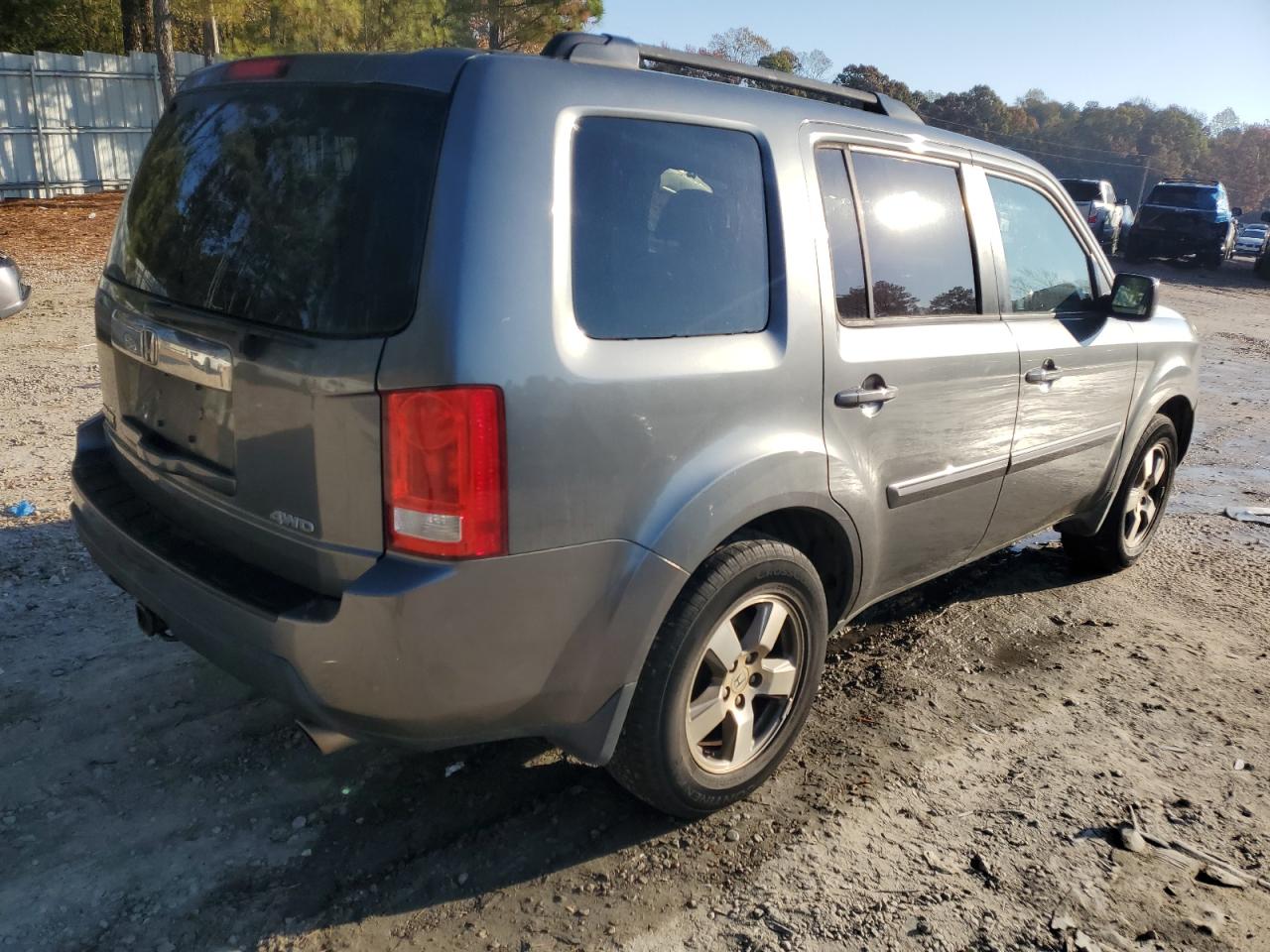 Image 3 of 2011 HONDA PILOT EXL 2011 with VIN 5FNYF4H51BB016592