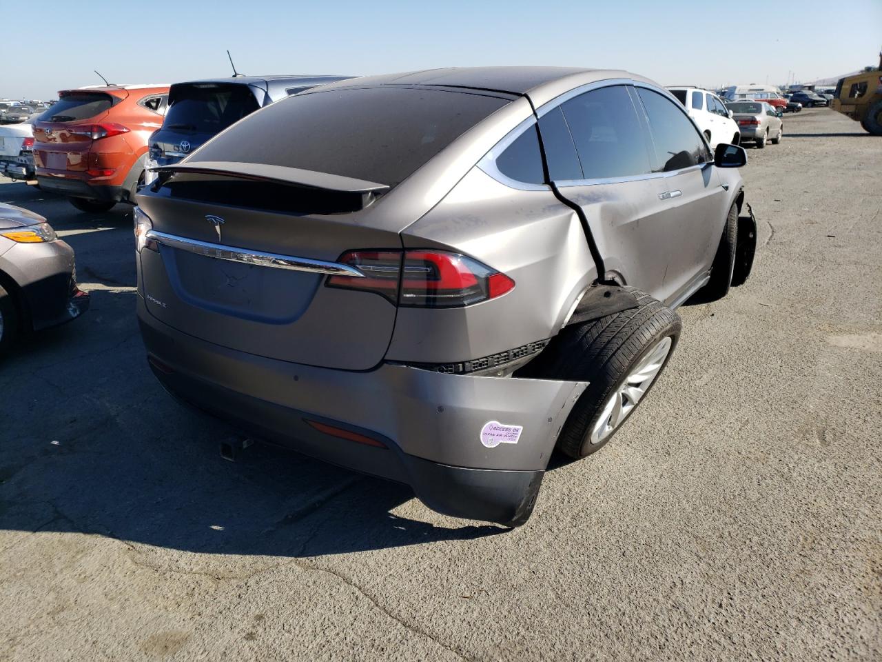 Изображение 3 2017 TESLA MODEL X  2017 с VIN 5YJXCDE26HF060966