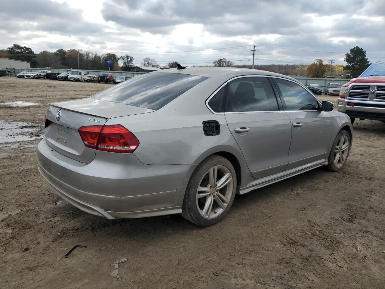 Image 3 of 2014 VOLKSWAGEN PASSAT SEL 2014 with VIN 1VWCN7A34EC097822