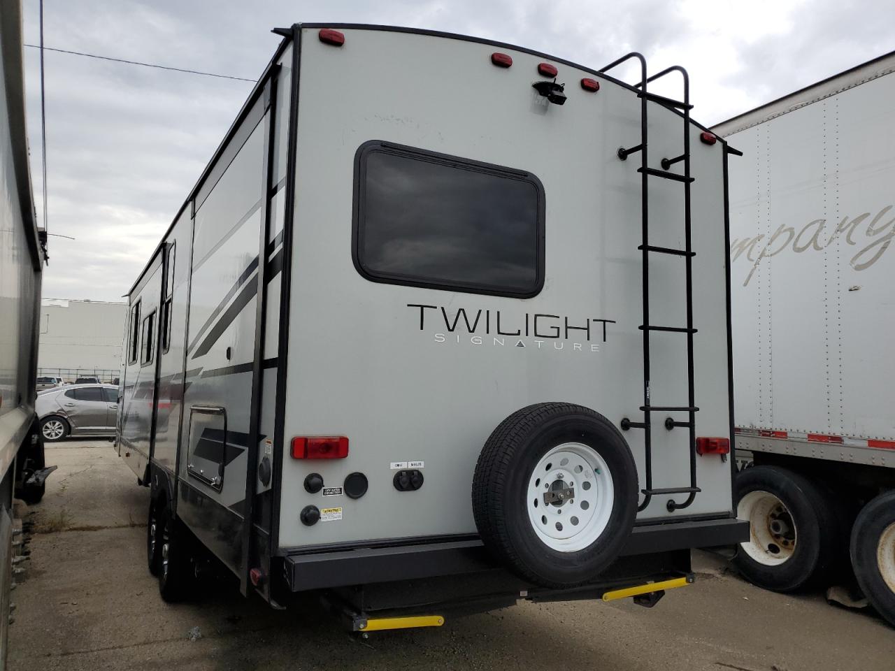 Image 3 of 2021 HEART LAND TWILIGHT 2021 with VIN 5RXPB3229M1457797