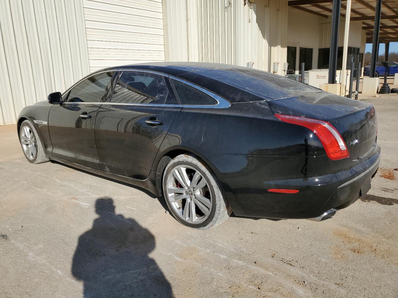Image 2 of 2011 JAGUAR XJL  2011 with VIN SAJWA2GB6BLV03089