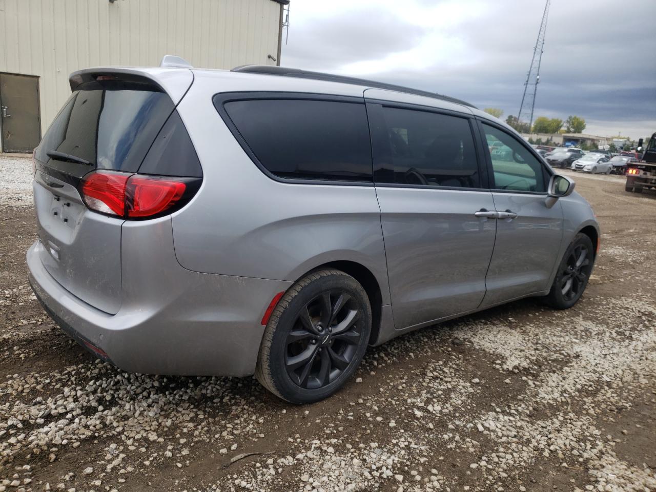 Изображение 3 2020 CHRYSLER PACIFICA TOURING L 2020 с VIN 2C4RC1BG4LR102121