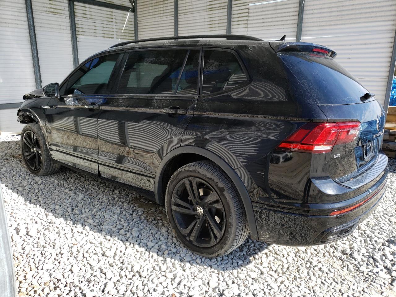 Obraz 2 z 2023 VOLKSWAGEN TIGUAN SE R-LINE BLACK 2023 z VIN 3VVCB7AX9PM005119