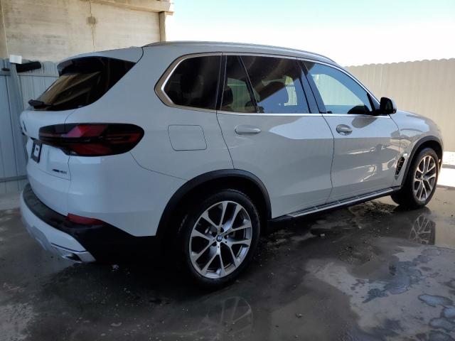 Obraz 3 z 2024 BMW X5 XDRIVE40I 2024 z VIN 5UX23EU06R9T41515