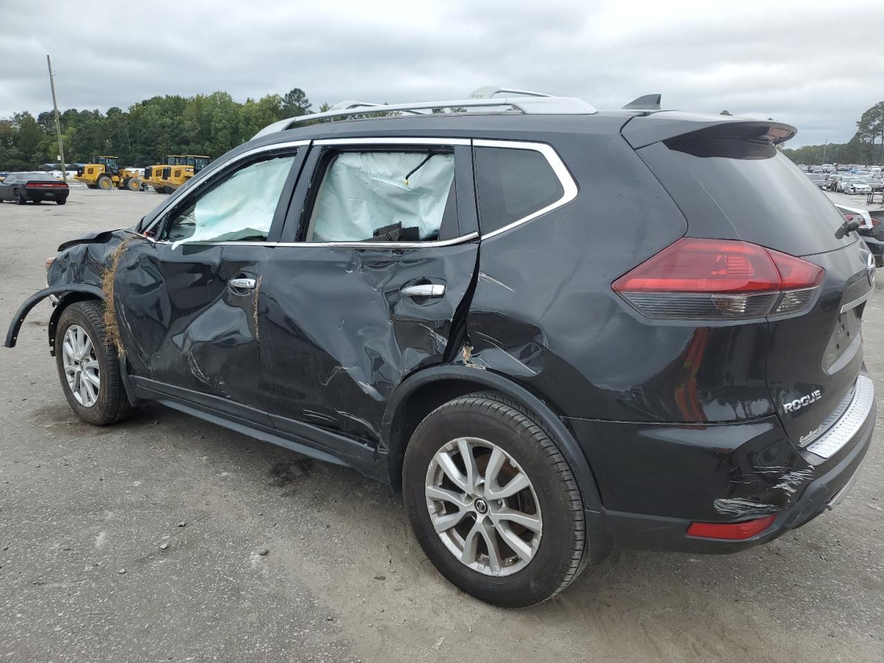 Image 2 of 2019 NISSAN ROGUE S 2019 with VIN 5N1AT2MT2KC822081