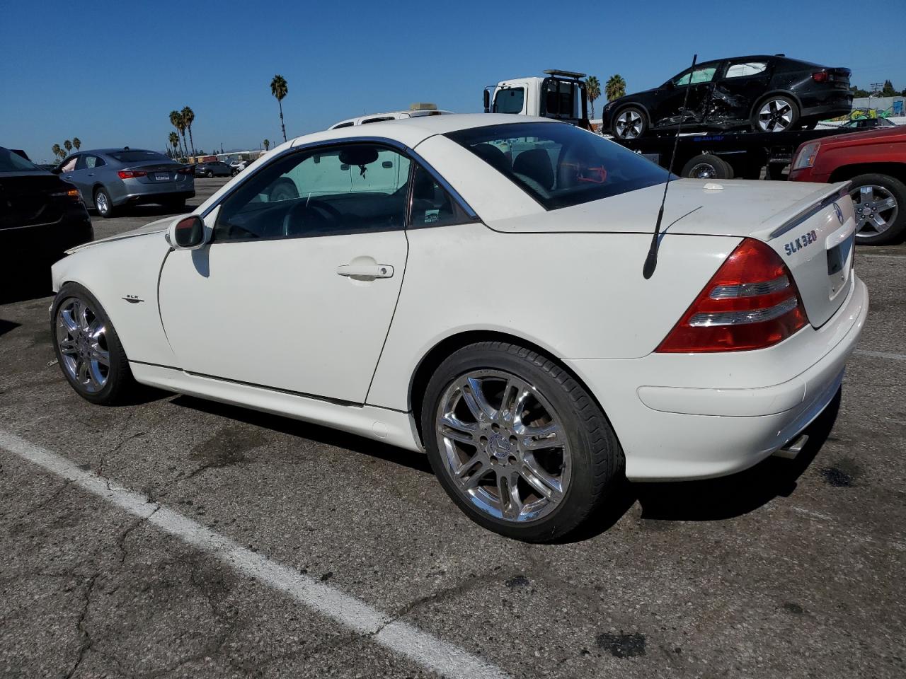 Obraz 2 z 2004 MERCEDES-BENZ SLK 320 2004 z VIN WDBKK65F24F306654