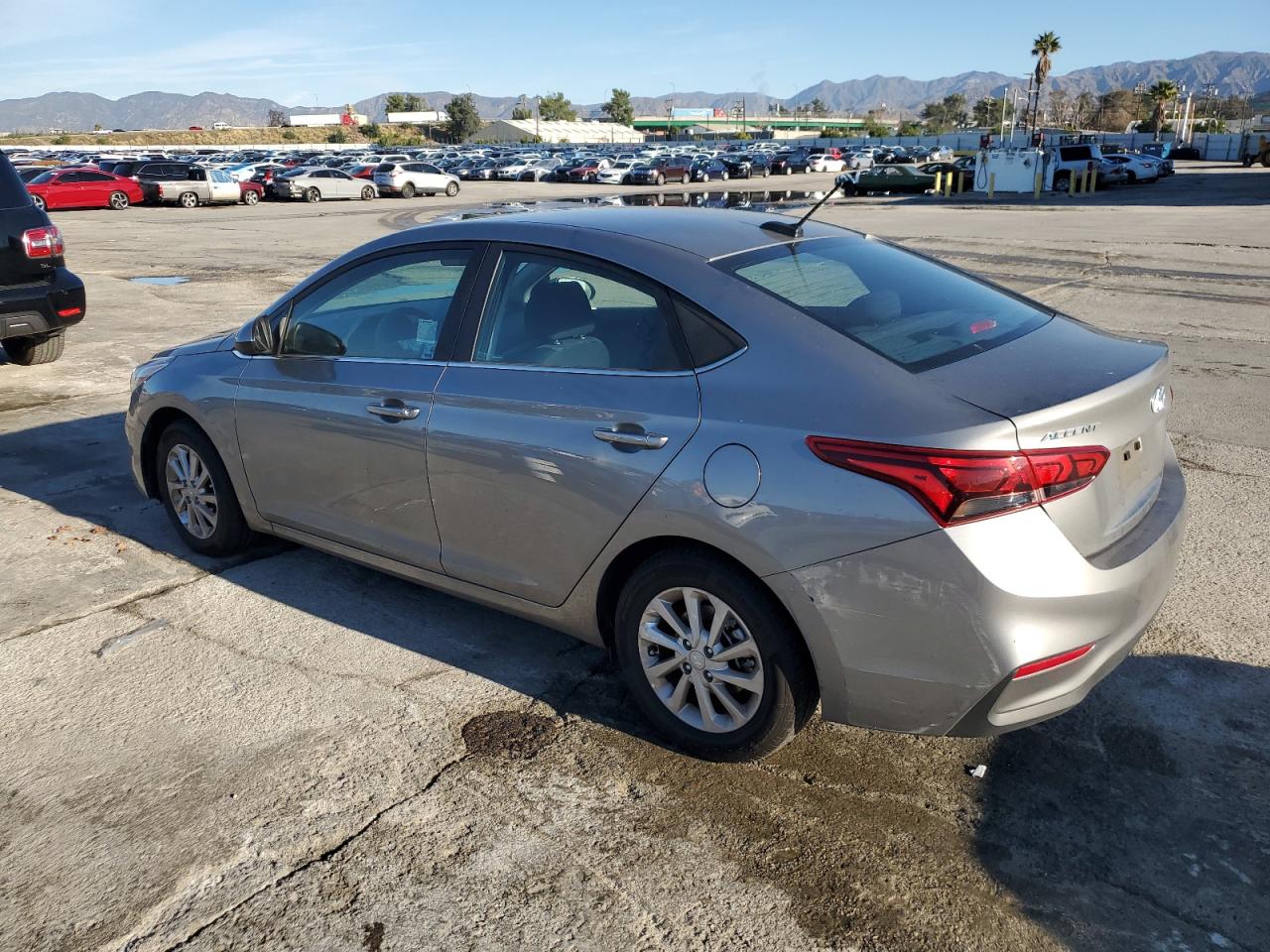 Image 2 of 2022 HYUNDAI ACCENT SE 2022 with VIN 3KPC24A6XNE173850