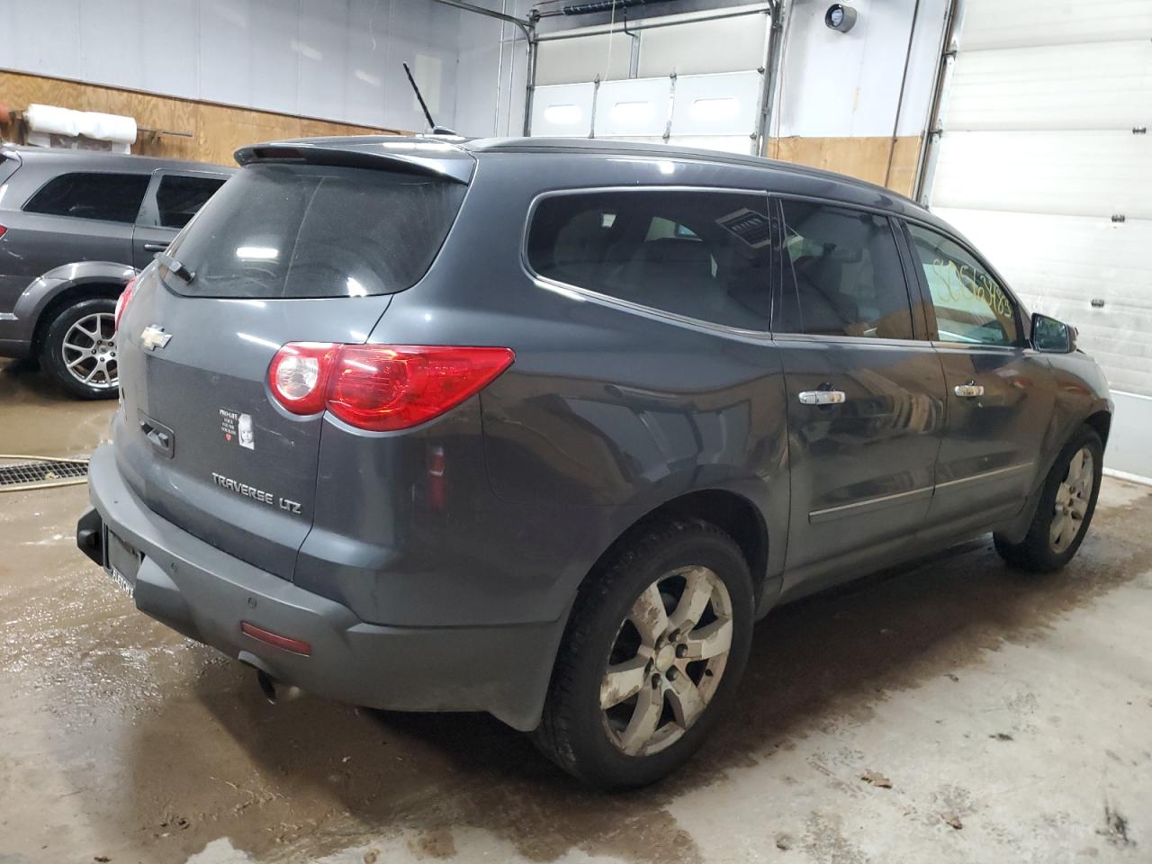 Изображение 3 2011 CHEVROLET TRAVERSE LTZ 2011 с VIN 1GNKVLED4BJ280887