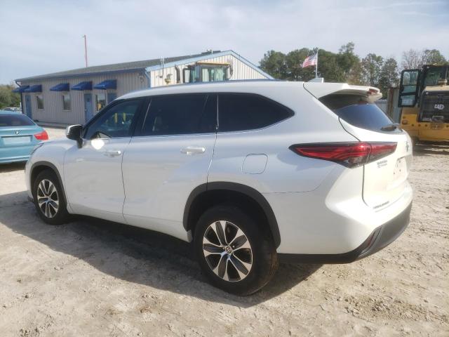 Image 2 of 2021 TOYOTA HIGHLANDER XLE 2021 with VIN 5TDGZRAH6MS055293