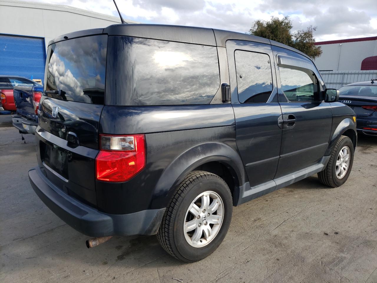 Image 3 of 2007 HONDA ELEMENT EX 2007 with VIN 5J6YH287X7L003922