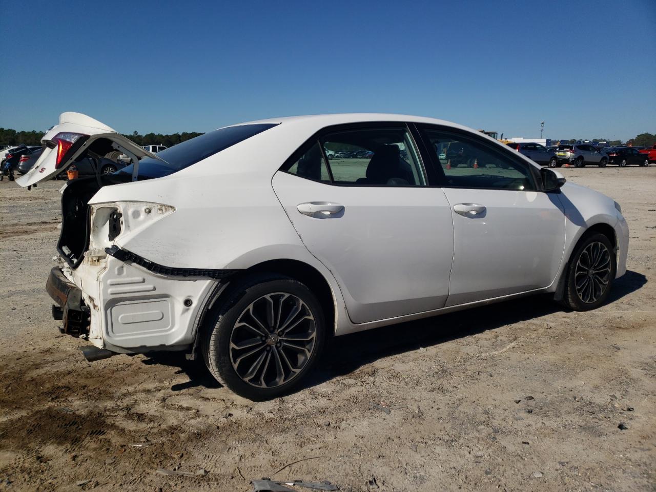 Image 3 of 2016 TOYOTA COROLLA L 2016 with VIN 2T1BURHE1GC722272