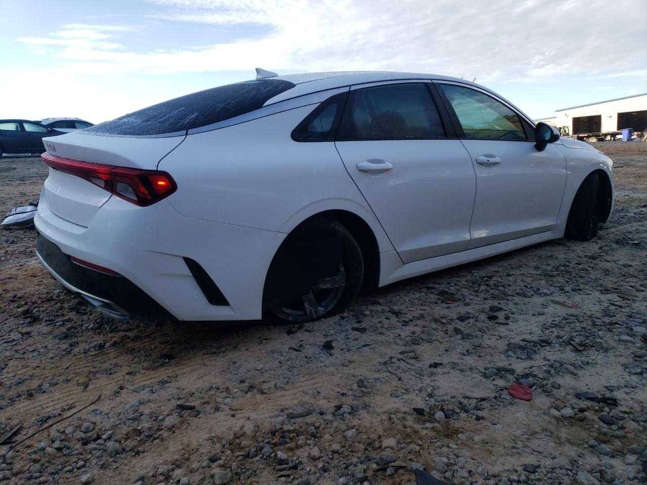 Изображение 3 2023 KIA K5 LXS 2023 с VIN 5XXG14J28PG213595