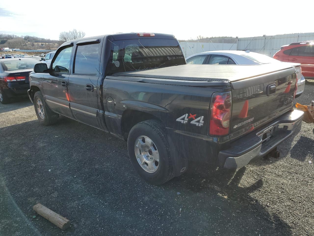 Image 2 of 2005 CHEVROLET SILVERADO K1500 2005 with VIN 2GCEK13T551137703