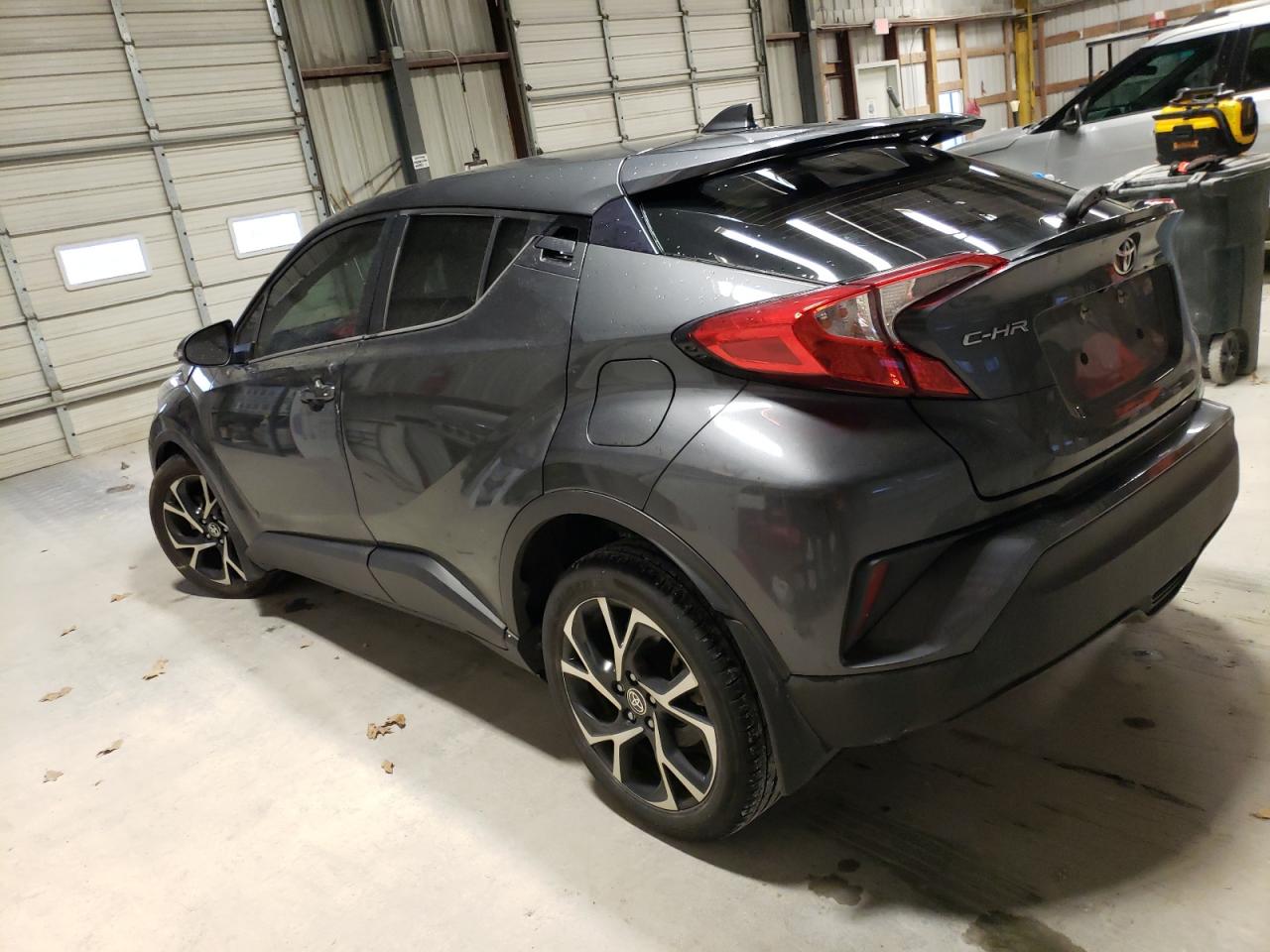 Изображение 2 2020 TOYOTA C-HR XLE 2020 с VIN NMTKHMBX7LR117545
