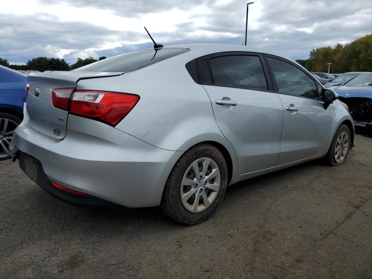 Obraz 3 z 2016 KIA RIO LX 2016 z VIN KNADM4A37G6688105