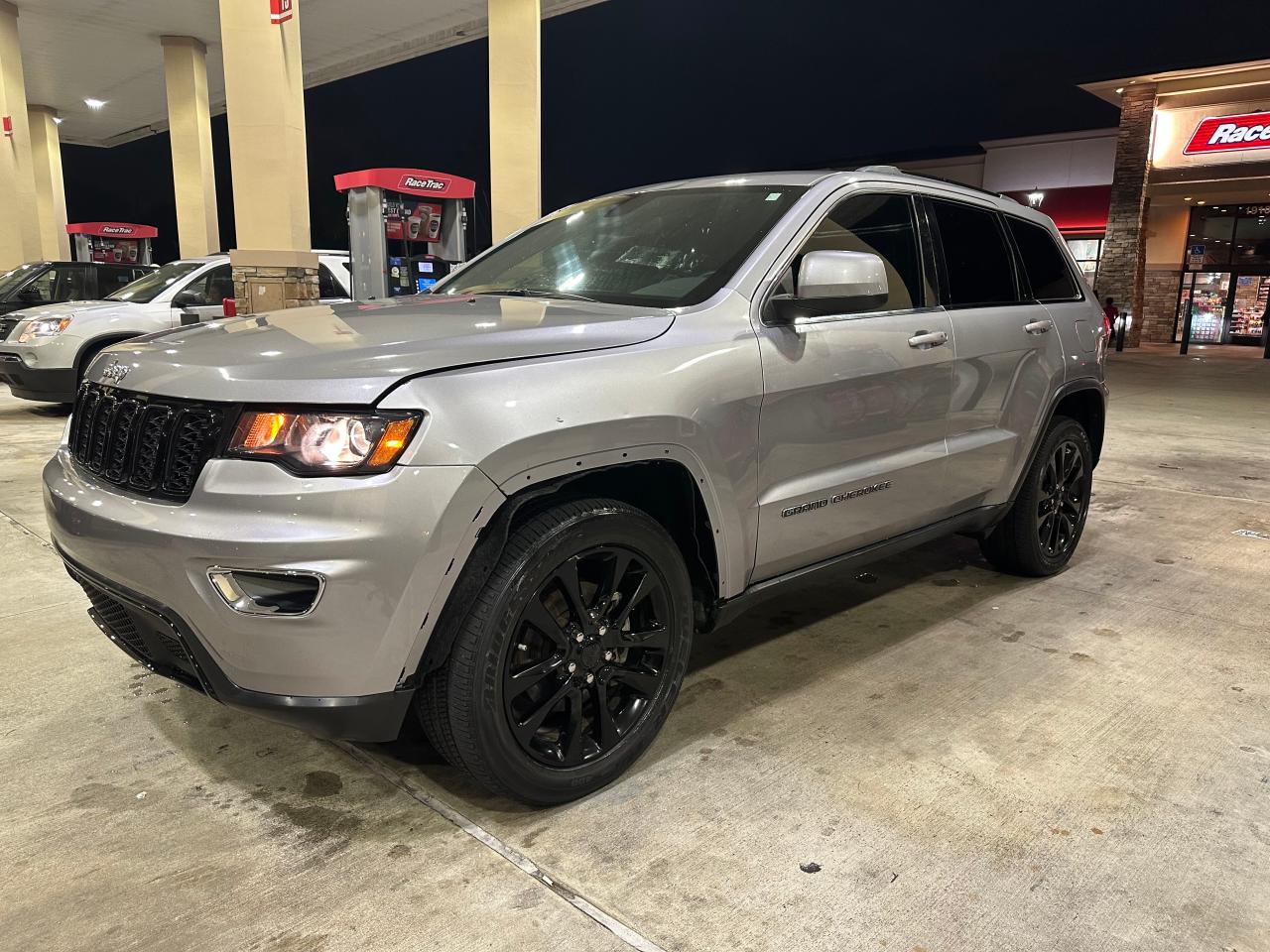 Image 2 of 2019 JEEP GRAND CHEROKEE LAREDO 2019 with VIN 1C4RJEAG3KC752175