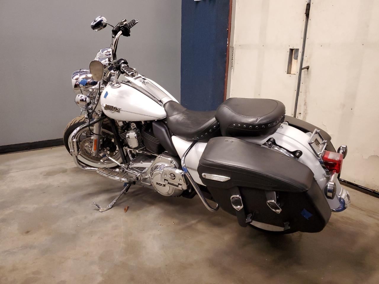Image 3 of 2012 HARLEY-DAVIDSON FLHRC ROAD KING CLASSIC 2012 with VIN 1HD1FRM1XCB643070