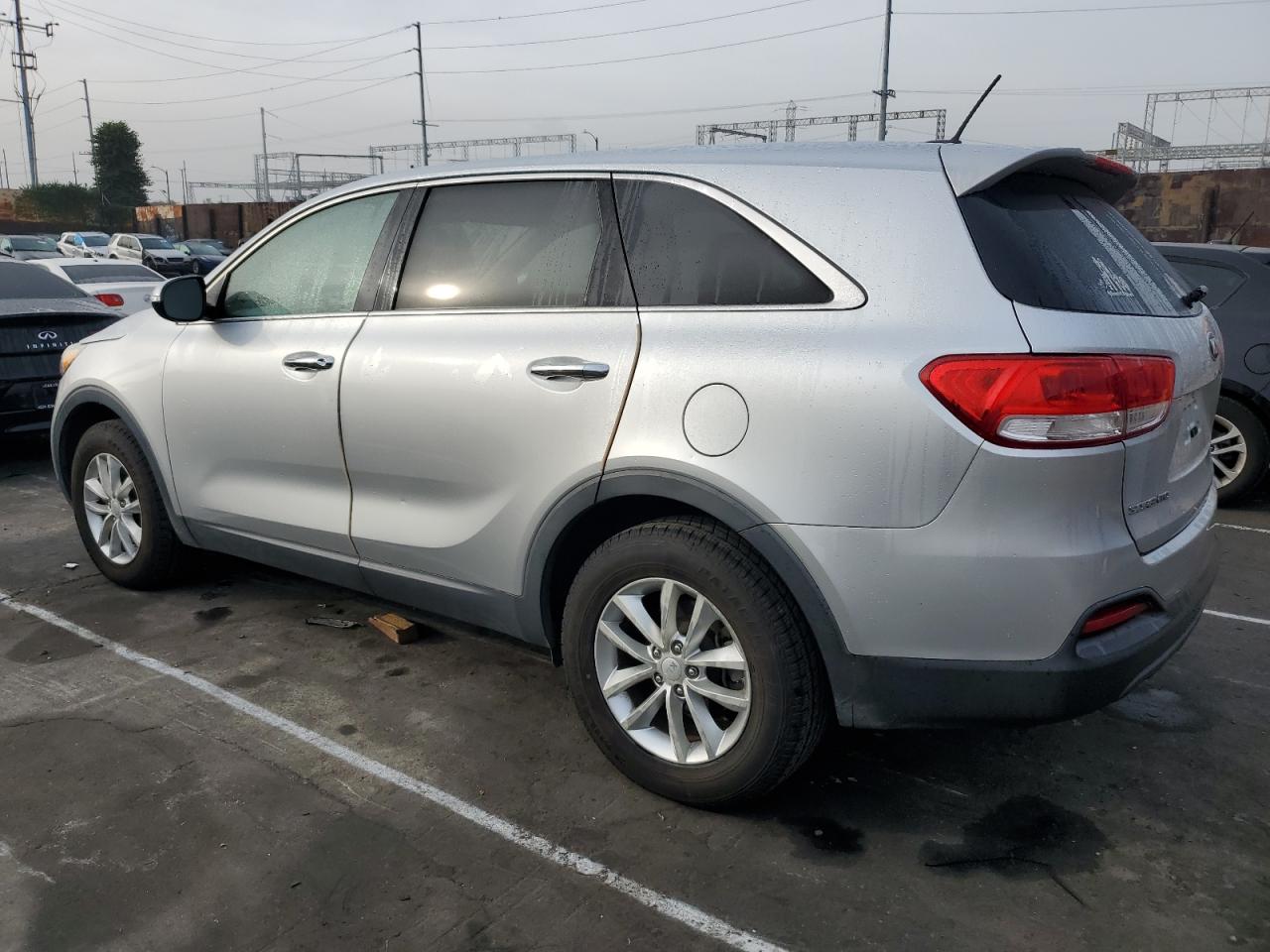 Image 2 of 2016 KIA SORENTO LX 2016 with VIN 5XYPG4A30GG041159