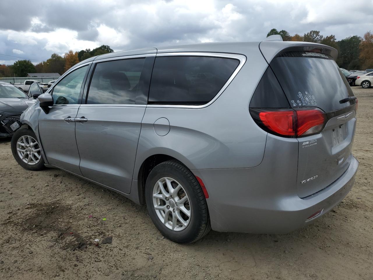Изображение 2 2020 CHRYSLER VOYAGER LX 2020 с VIN 2C4RC1CG6LR252651