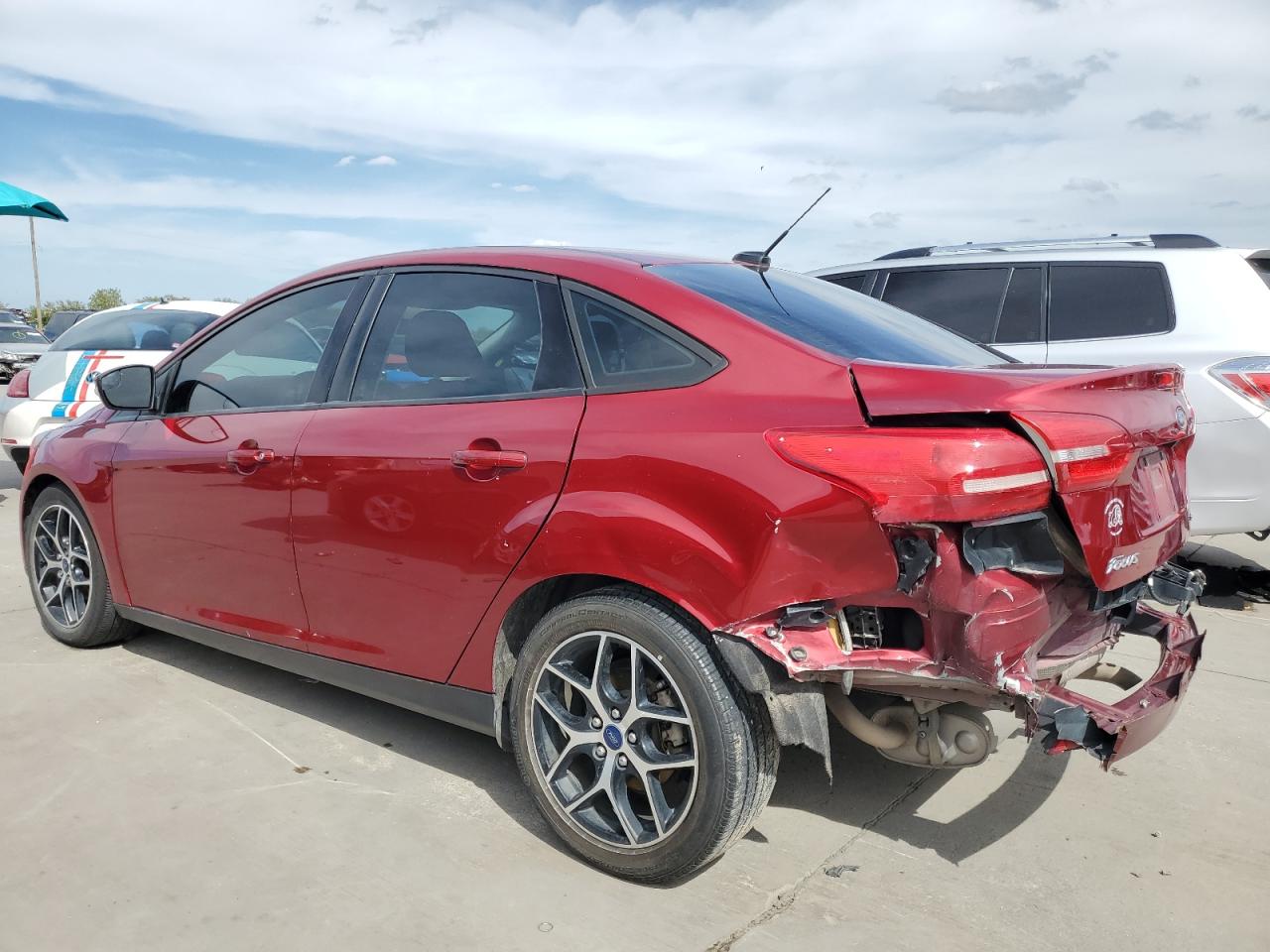 Obraz 2 z 2017 FORD FOCUS SEL 2017 z VIN 1FADP3H25HL257868