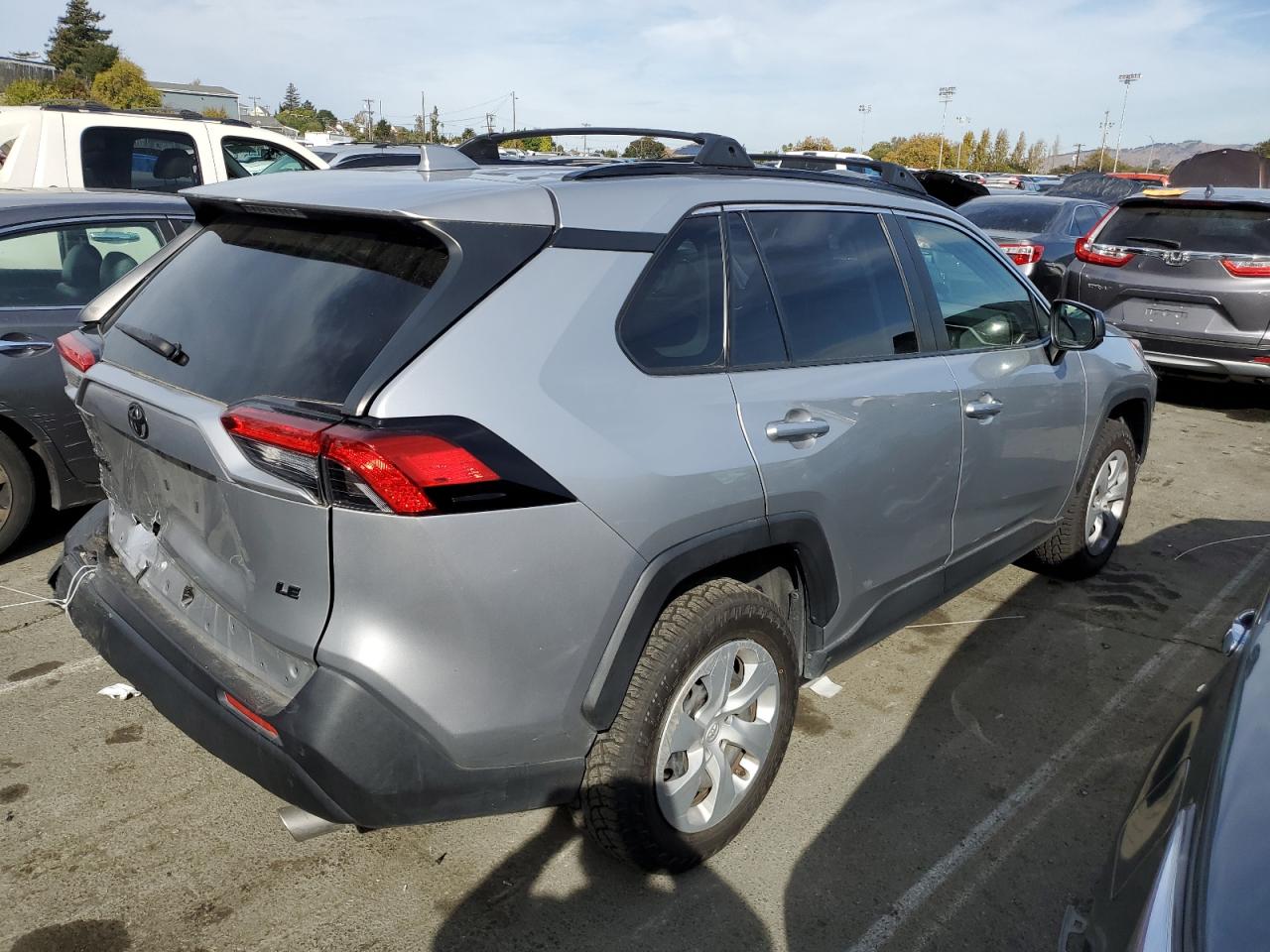 Obraz 3 z 2019 TOYOTA RAV4 LE 2019 z VIN JTMH1RFV8KJ007458