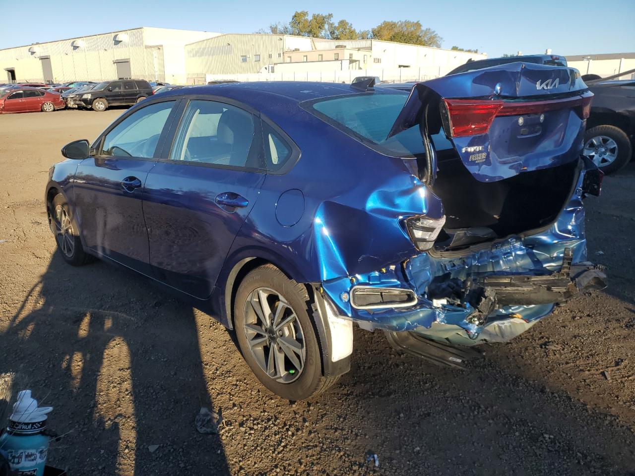 Изображение 2 2023 KIA FORTE LX 2023 с VIN 3KPF24AD6PE531928
