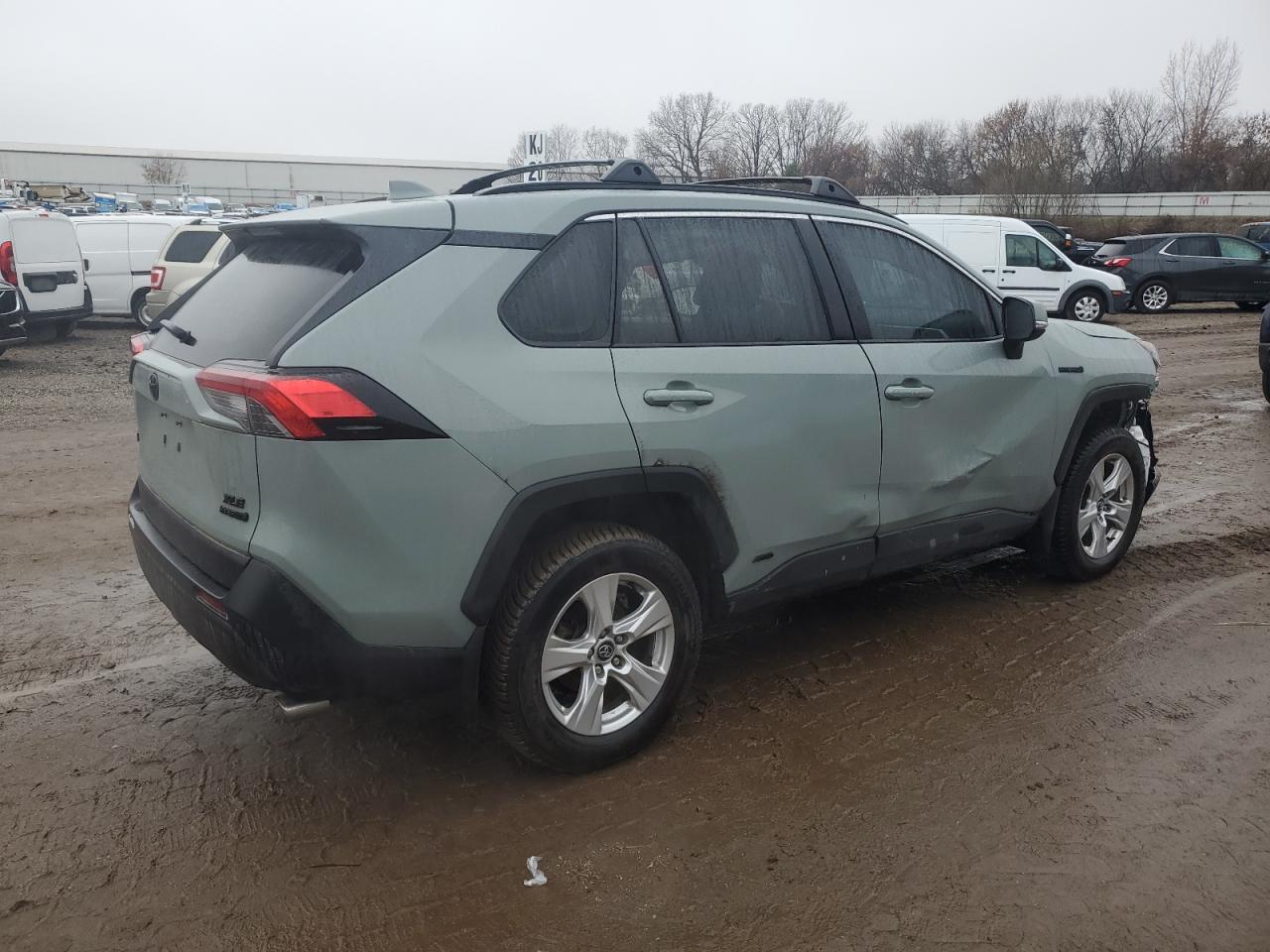Изображение 3 2020 TOYOTA RAV4 XLE 2020 с VIN 2T3RWRFV1LW072354