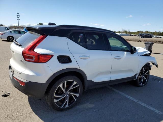 Obraz 3 z 2019 VOLVO XC40 T4 R-DESIGN 2019 z VIN YV4AC2HM1K2071744