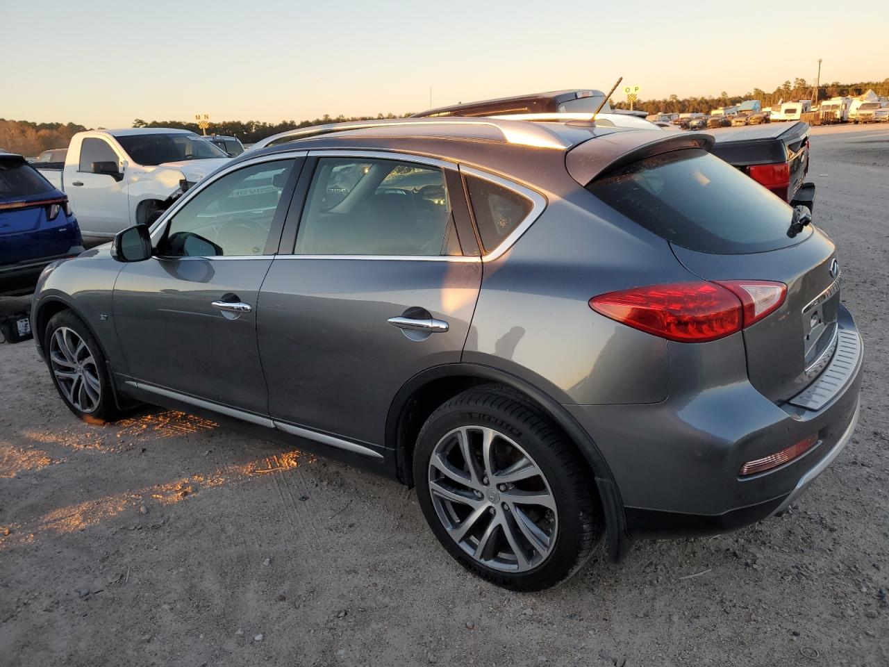 Image 2 of 2016 INFINITI QX50  2016 with VIN JN1BJ0RP0GM232707