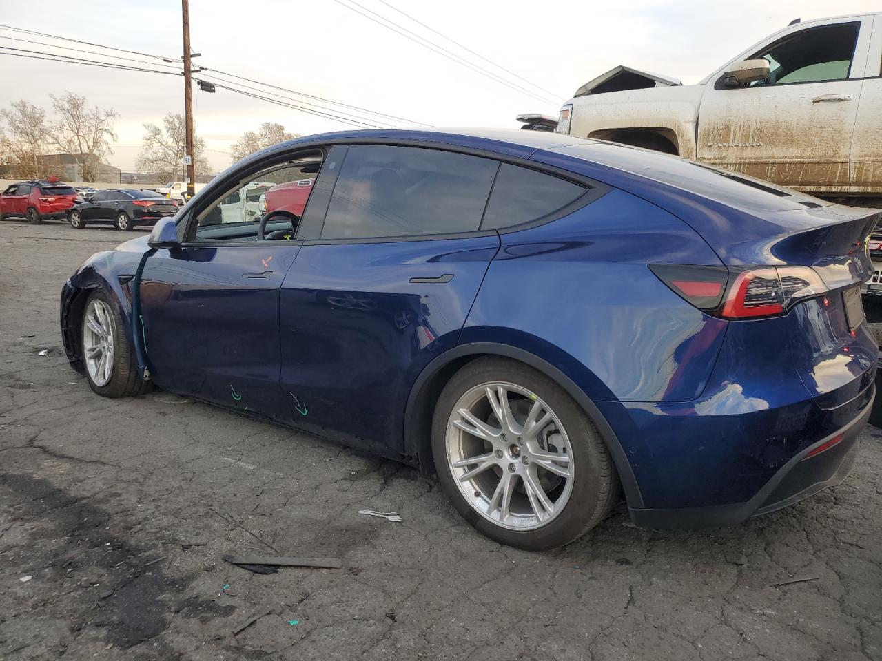 Изображение 2 2022 TESLA MODEL Y  2022 с VIN 7SAYGDEE7NA020510