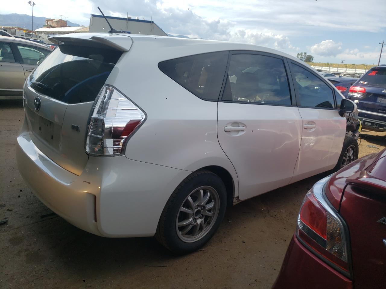 Изображение 3 2014 TOYOTA PRIUS V  2014 с VIN JTDZN3EU2E3312350
